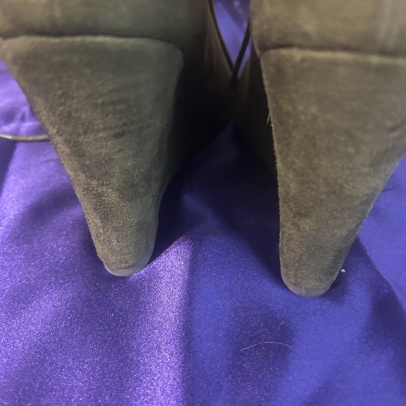 Dolce by Mojo Moxy Olive Green Wedge Booties - Picture 4 of 12